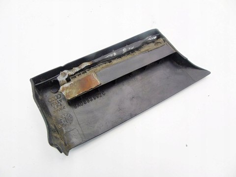 LISTWA BŁOTNIKA PRAWA AUDI 80 B4 2.0 8A0853992C LISTWA BŁOTNIKA PRAWA AUDI 80 B4 2.0 8A0853992C