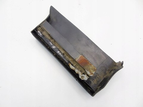 LISTWA BŁOTNIKA PRAWA AUDI 80 B4 2.0 8A0853992C LISTWA BŁOTNIKA PRAWA AUDI 80 B4 2.0 8A0853992C