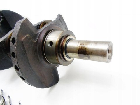 WAŁ KORBOWY 1.8 16V 407 406 C5 XSARA PICASSO WAŁ KORBOWY 1.8 16V 407 406 C5 XSARA PICASSO