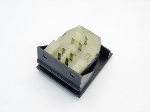 PRZEŁĄCZNIK LUSTEREK AUDI 80 B4 1993 895959527B PRZEŁĄCZNIK LUSTEREK AUDI 80 B4 1993 895959527B