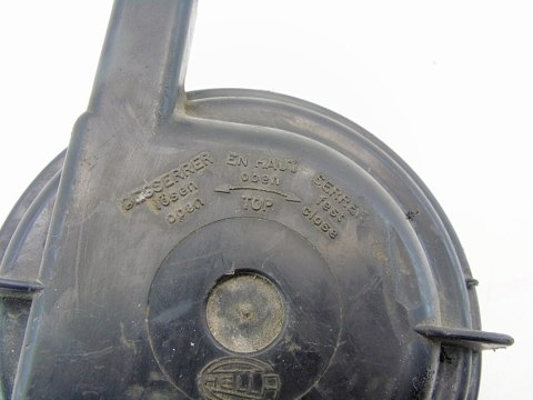 ŻAŚLEPKA ZATYCZKA LAMPY PRZÓD AUDI 80 B4 1993 ŻAŚLEPKA ZATYCZKA LAMPY PRZÓD AUDI 80 B4 1993