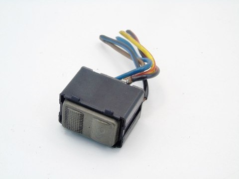 PRZEŁĄCZNIK SZYBERDACHU AUDI 80 B4 1993 443959561B PRZEŁĄCZNIK SZYBERDACHU AUDI 80 B4 1993 443959561B