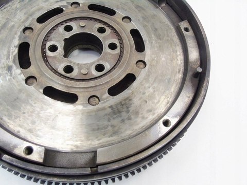 KOŁO DWUMASOWE 1.8 T TURBO PASSAT AUDI A4 A6 KOŁO DWUMASOWE 1.8 T TURBO PASSAT AUDI A4 A6