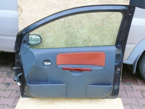 DRZWI PRAWE KOMPLETNE CITROEN C2 VTR 2005 EXYB DRZWI PRAWE KOMPLETNE CITROEN C2 VTR 2005 EXYB