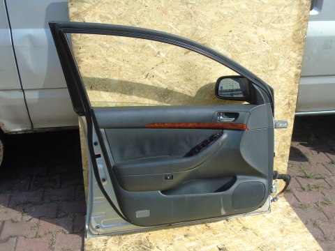 DRZWI LEWY PRZÓD TOYOTA AVENSIS T25 KOMBI 1C0 DRZWI LEWY PRZÓD TOYOTA AVENSIS T25 KOMBI 1C0