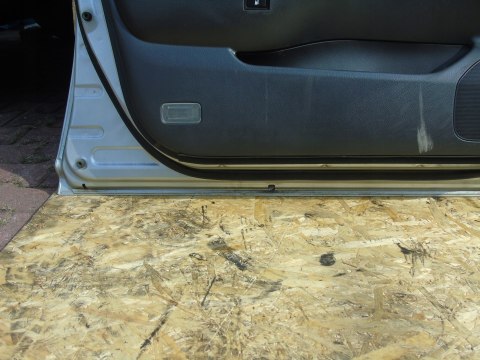 DRZWI LEWY PRZÓD TOYOTA AVENSIS T25 KOMBI 1C0 DRZWI LEWY PRZÓD TOYOTA AVENSIS T25 KOMBI 1C0