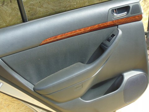 DRZWI LEWY TYŁ TOYOTA AVENSIS T25 KOMBI 1C0 DRZWI LEWY TYŁ TOYOTA AVENSIS T25 KOMBI 1C0