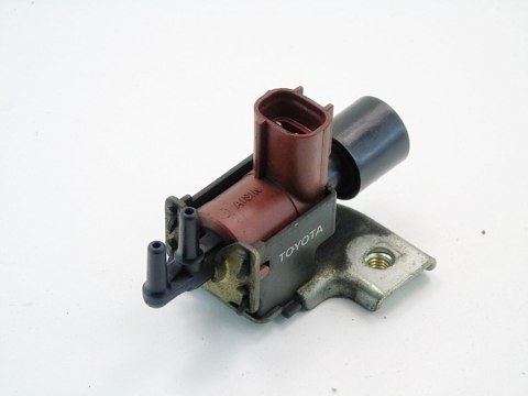 ELEKTROZAWÓR PODCIŚNIENIA 2.0 VVTI AVENSIS T25 RAV 4 1AZ ALLION CALDINA OPA ELEKTROZAWÓR PODCIŚNIENIA 2.0 VVTI AVENSIS T25 RAV 4 1AZ ALLION CALDINA OPA