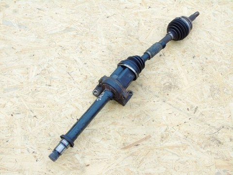 PÓŁOŚ NAPĘDOWA PRAWA TOYOTA AVENSIS T25 03- 2.0 VVTI PÓŁOŚ NAPĘDOWA PRAWA TOYOTA AVENSIS T25 03- 2.0 VVTI