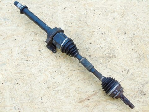 PÓŁOŚ NAPĘDOWA PRAWA TOYOTA AVENSIS T25 03- 2.0 VVTI PÓŁOŚ NAPĘDOWA PRAWA TOYOTA AVENSIS T25 03- 2.0 VVTI
