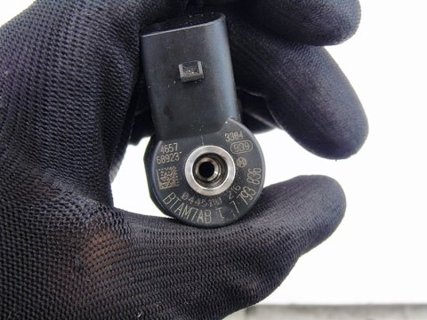 WTRYSKIWACZ 2.0 D 3.0 D BMW E46 E90 E91 E60 E61 E87 E83 0445110216 7793836 WTRYSKIWACZ 2.0 D 3.0 D BMW E46 E90 E91 E60 E61 E87 E83 0445110216 7793836