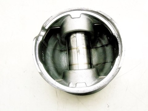 TŁOK KIA 2.7D 2700 PREGIO TŁOK KIA 2.7D 2700 PREGIO