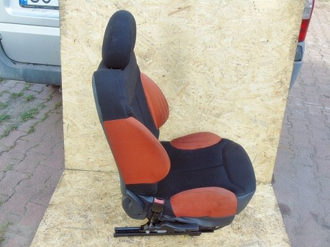 FOTEL LEWY PRZÓD KIEROWCY CITROEN C2 VTR 2005 EXYB FOTEL LEWY PRZÓD KIEROWCY CITROEN C2 VTR 2005 EXYB