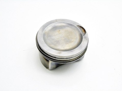 TŁOK 82L82 2.0 20V PASSAT FL AUDI A4 B6 B7 A6 C5 TŁOK 82L82 2.0 20V PASSAT FL AUDI A4 B6 B7 A6 C5
