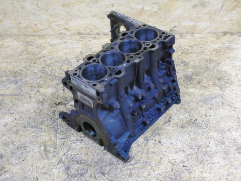 BLOK SILNIKA 7786664 2.0 D BMW E46 E90 E91 E60 E61 E87 E83 X3 M47D20 204D4 BLOK SILNIKA 7786664 2.0 D BMW E46 E90 E91 E60 E61 E87 E83 X3 M47D20 204D4