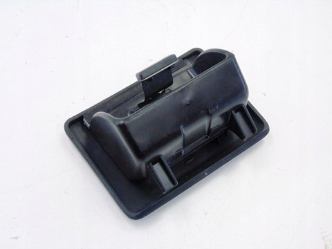 POPIELNICZKA PANELU ŚRODKOWEGO MAŁA TOYOTA AVENSIS T25 03- POPIELNICZKA PANELU ŚRODKOWEGO MAŁA TOYOTA AVENSIS T25 03-
