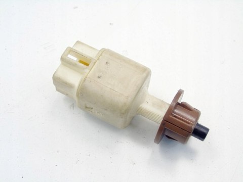 WŁĄCZNIK CZUJNIK ŚWIATEŁ STOP HAMULCA TOYOTA AVENSIS T25 03- WŁĄCZNIK CZUJNIK ŚWIATEŁ STOP HAMULCA TOYOTA AVENSIS T25 03-