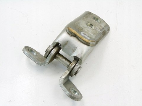 ZAWIAS DRZWI PRAWY PRZÓD GÓRA 1C0 TOYOTA AVENSIS T25 03- KOMBI ZAWIAS DRZWI PRAWY PRZÓD GÓRA 1C0 TOYOTA AVENSIS T25 03- KOMBI