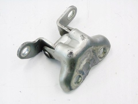 ZAWIAS DRZWI PRAWY TYŁ DÓŁ 1C0 TOYOTA AVENSIS T25 03- KOMBI ZAWIAS DRZWI PRAWY TYŁ DÓŁ 1C0 TOYOTA AVENSIS T25 03- KOMBI