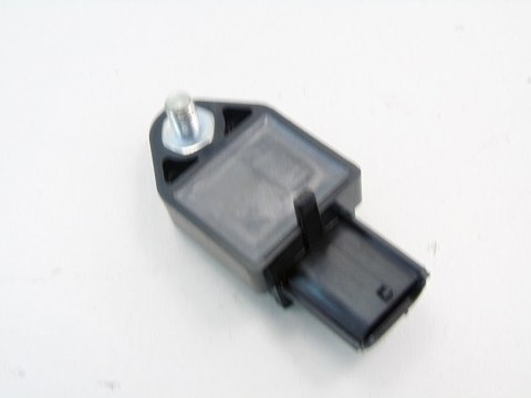 CZUJNIK SENSOR UDERZENIA TOYOTA AVENSIS T25 03- 89831-05010 CZUJNIK SENSOR UDERZENIA TOYOTA AVENSIS T25 03- 89831-05010