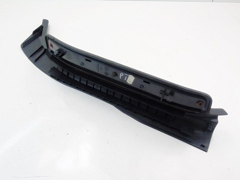 LISTWA PROGOWA PRAWY TYŁ TOYOTA AVENSIS T25 03- KOMBI 67917-05040 LISTWA PROGOWA PRAWY TYŁ TOYOTA AVENSIS T25 03- KOMBI 67917-05040