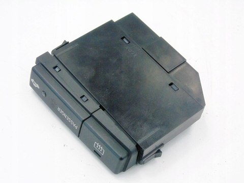 PRZEŁĄCZNIK PODGRZEWANIA SZYBY TOYOTA AVENSIS T25 03- 84790-05130 PRZEŁĄCZNIK PODGRZEWANIA SZYBY TOYOTA AVENSIS T25 03- 84790-05130