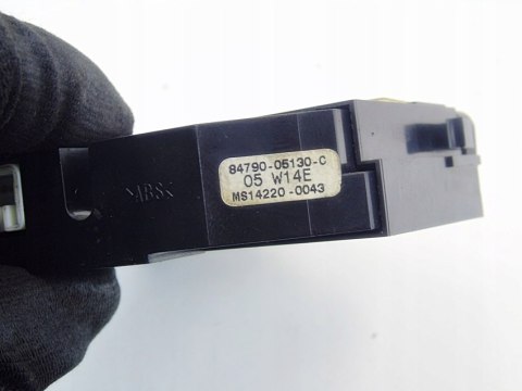 PRZEŁĄCZNIK PODGRZEWANIA SZYBY TOYOTA AVENSIS T25 03- 84790-05130 PRZEŁĄCZNIK PODGRZEWANIA SZYBY TOYOTA AVENSIS T25 03- 84790-05130
