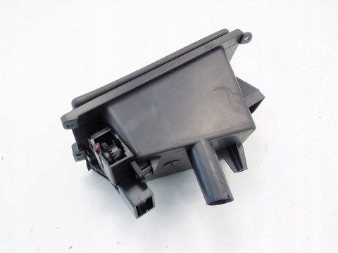 SCHOWEK PANELU ŚRODKOWEGO TOYOTA AVENSIS T25 03- KOMBI 55630-05010 SCHOWEK PANELU ŚRODKOWEGO TOYOTA AVENSIS T25 03- KOMBI 55630-05010