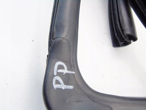 USZCZELKA WNĘKI DRZWI PRAWY PRZÓD TOYOTA AVENSIS T25 03- KOMBI USZCZELKA WNĘKI DRZWI PRAWY PRZÓD TOYOTA AVENSIS T25 03- KOMBI