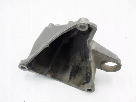 ŁAPA SKRZYNI BIEGÓW 2.3 VR5 V5 PASSAT B5 AUDI A4 8D0399114S ŁAPA SKRZYNI BIEGÓW 2.3 VR5 V5 PASSAT B5 AUDI A4 8D0399114S