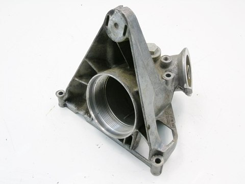 OBUDOWA FILTRA OLEJU ŁAPA 2.3 VR5 V5 PASSAT B5 071199354A BORA TOLEDO 2 OBUDOWA FILTRA OLEJU ŁAPA 2.3 VR5 V5 PASSAT B5 071199354A BORA TOLEDO 2