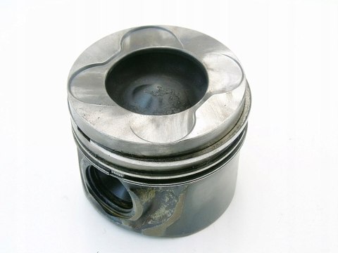 TŁOK 84L107 3.0 D BMW X5 X6 E70 E71 E60 E90 E61 E91 E92 E93 TŁOK 84L107 3.0 D BMW X5 X6 E70 E71 E60 E90 E61 E91 E92 E93
