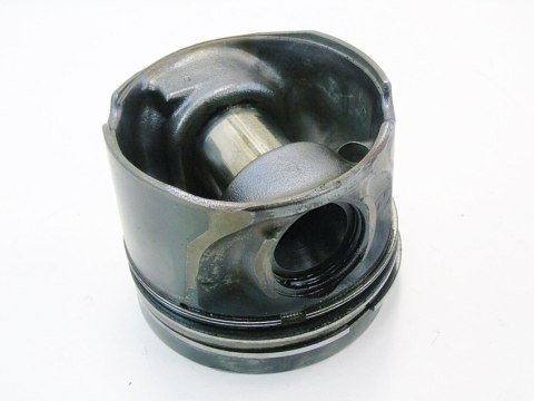 TŁOK 84L107 3.0 D BMW X5 X6 E70 E71 E60 E90 E61 E91 E92 E93 TŁOK 84L107 3.0 D BMW X5 X6 E70 E71 E60 E90 E61 E91 E92 E93