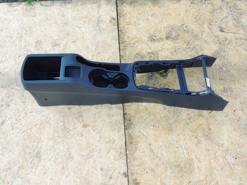 TUNEL ŚRODKOWY PANEL KONSOLA HYUNDAI I30 I 2010 HB 84610-2R000 TUNEL ŚRODKOWY PANEL KONSOLA HYUNDAI I30 I 2010 HB 84610-2R000