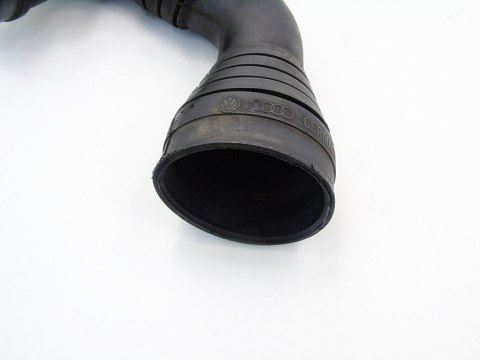 RURA PRZEWÓD POWIETRZA 1.9 TDI PASSAT B5 AUDI A4 B5 A6 C5 8D0129615H RURA PRZEWÓD POWIETRZA 1.9 TDI PASSAT B5 AUDI A4 B5 A6 C5 8D0129615H