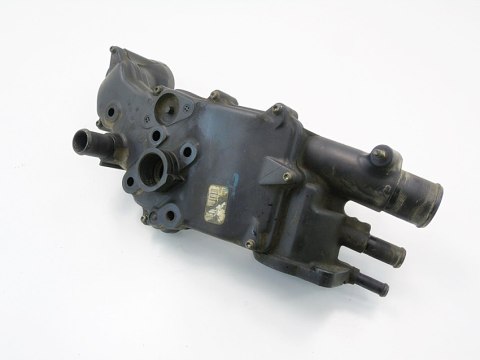 OBUDOWA TERMOSTATU 2.0 HDI 206 306 307 406 XSARA C5 PARTNER XSARA BERLINGO OBUDOWA TERMOSTATU 2.0 HDI 206 306 307 406 XSARA C5 PARTNER XSARA BERLINGO