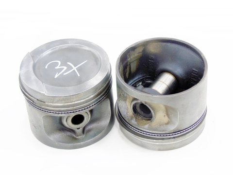 TŁOK 80.995 AUDI 80 100 AVANT 1.8 8V TŁOK 80.995 AUDI 80 100 AVANT 1.8 8V