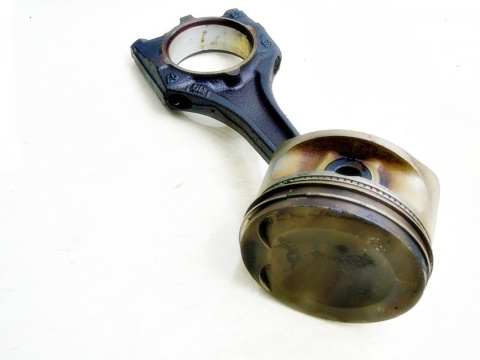 TŁOK KORBOWÓD 2.0 16V OMEGA VECTRA B ASTRA CALIBRA TŁOK KORBOWÓD 2.0 16V OMEGA VECTRA B ASTRA CALIBRA