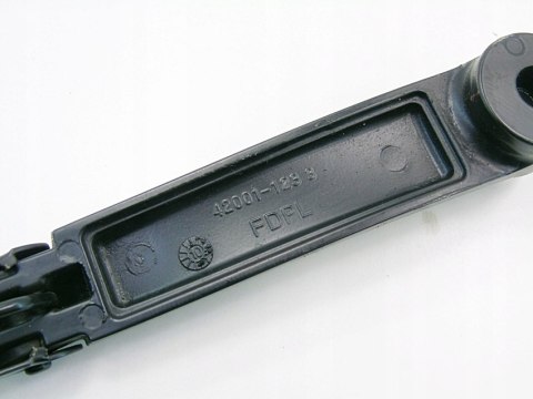 RAMIĘ WYCIERACZKI PRAWEJ HYUNDAI I30 I 1.4 HB 5D 2010 42001-1233 RAMIĘ WYCIERACZKI PRAWEJ HYUNDAI I30 I 1.4 HB 5D 2010 42001-1233