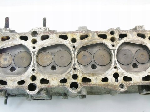 GŁOWICA AUDI 100 C2 C3 1.9 B 10V WH AVANT SEDAN 035103373R GŁOWICA AUDI 100 C2 C3 1.9 B 10V WH AVANT SEDAN 035103373R