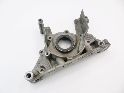 OBUDOWA WAŁU 038103153C 1.6 8V PASSAT B5 AUDI A4 B5 1.9 TDI OBUDOWA WAŁU 038103153C 1.6 8V PASSAT B5 AUDI A4 B5 1.9 TDI