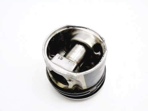 TŁOK 75L93 1.6 TDCI C-MAX FOCUS 2 C30 V50 S40 S80 MINI 3008 407 TŁOK 75L93 1.6 TDCI C-MAX FOCUS 2 C30 V50 S40 S80 MINI 3008 407