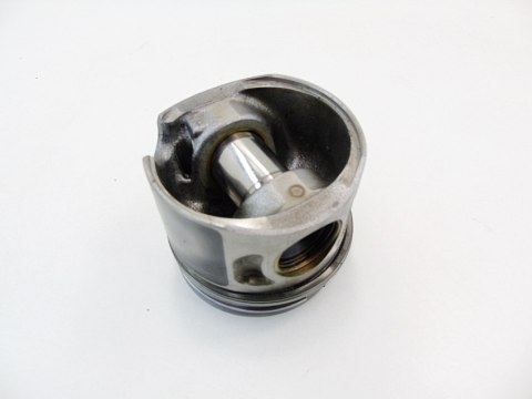 TŁOK 7988 3-4 1.9 TDI PASSAT B5 AUDI A4 B5 A6 GOLF 4 BORA LEO OCTAVIA TŁOK 7988 3-4 1.9 TDI PASSAT B5 AUDI A4 B5 A6 GOLF 4 BORA LEO OCTAVIA