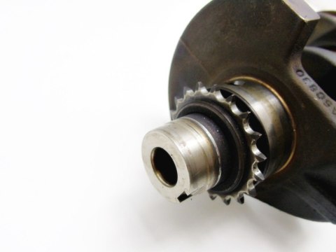 WAŁ KORBOWY 1.6 8V PASSAT B5 AUDI A4 B5 WAŁ KORBOWY 1.6 8V PASSAT B5 AUDI A4 B5