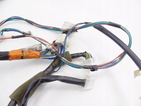 WIĄZKA DRZWI LEWY PRZÓD TOYOTA AVENSIS T25 03- KOMBI 82152-05480 WIĄZKA DRZWI LEWY PRZÓD TOYOTA AVENSIS T25 03- KOMBI 82152-05480