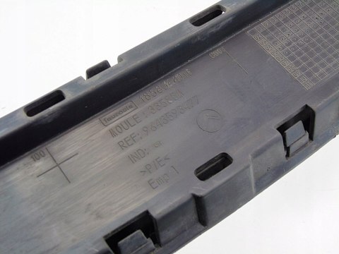 KRATKA LISTWA ŚRODKOWA ZDERZAKA 1.4 8V CITROEN C2 VTR 2005 9643593477 KRATKA LISTWA ŚRODKOWA ZDERZAKA 1.4 8V CITROEN C2 VTR 2005 9643593477