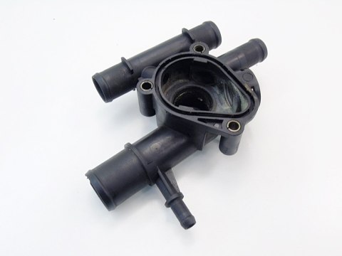 OBUDOWA TERMOSTATU 1.9 DCI DTI LAGUNA MEGANE 1 SCENIC I CLIO KANGOO TRAFIC OBUDOWA TERMOSTATU 1.9 DCI DTI LAGUNA MEGANE 1 SCENIC I CLIO KANGOO TRAFIC