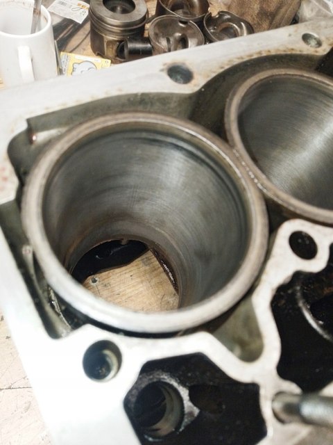 BLOK SILNIKA AZE TULEJE 1.4 8V MPI SKODA FABIA I 047103021N BLOK SILNIKA AZE TULEJE 1.4 8V MPI SKODA FABIA I 047103021N
