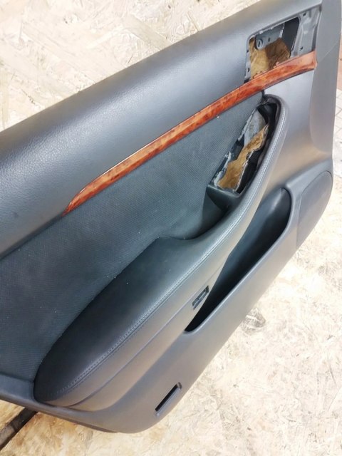 BOCZEK TAPICERKA DRZWI LEWY PRZÓD TOYOTA AVENSIS T25 03- KOMBI BOCZEK TAPICERKA DRZWI LEWY PRZÓD TOYOTA AVENSIS T25 03- KOMBI