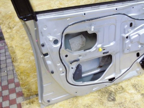 DRZWI LEWY PRZÓD GOŁE TOYOTA AVENSIS T25 03- KOMBI DRZWI LEWY PRZÓD GOŁE TOYOTA AVENSIS T25 03- KOMBI